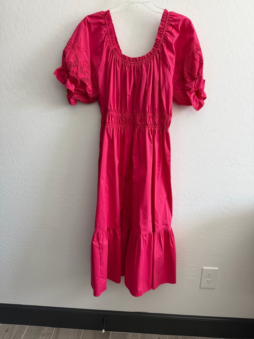 NWOT Nanette Lapore Hot Pink Puff Sleeve Midi Dress